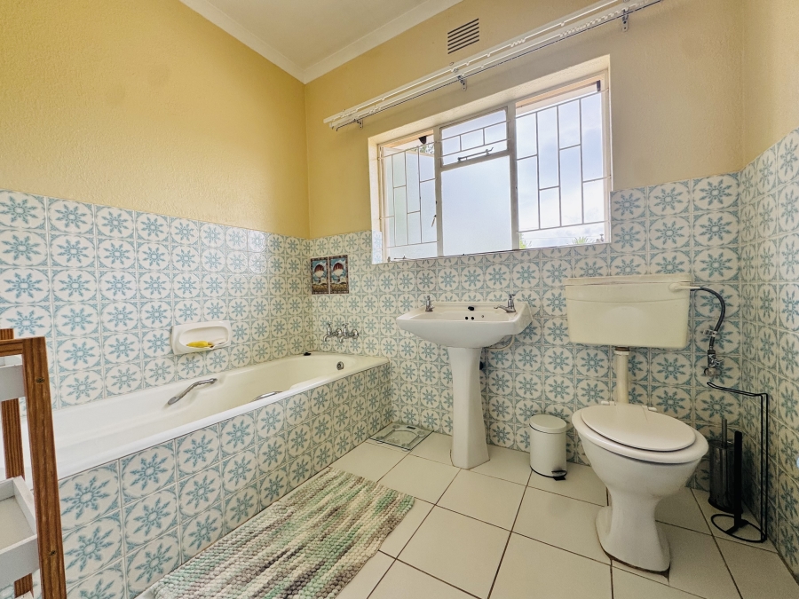 4 Bedroom Property for Sale in La Hoff North West